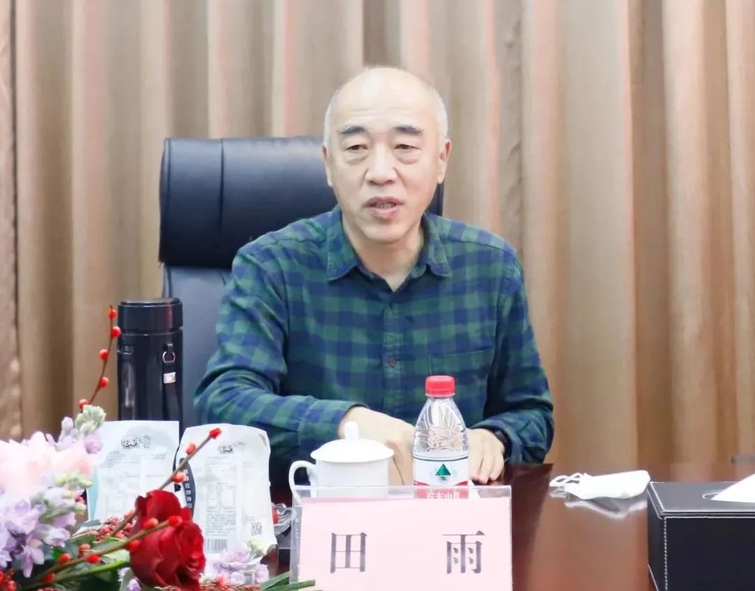 新年開新局 合作促發(fā)展丨佳木斯市委常委、副市長閆志剛一行蒞臨花花牛乳業(yè)集團及佳田企業(yè)考察座談