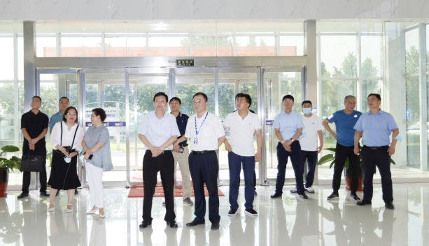 快訊|鄭州市二七區(qū)委副書記、區(qū)長虎榮鑫蒞臨河南花花牛乳業(yè)集團(tuán)調(diào)研