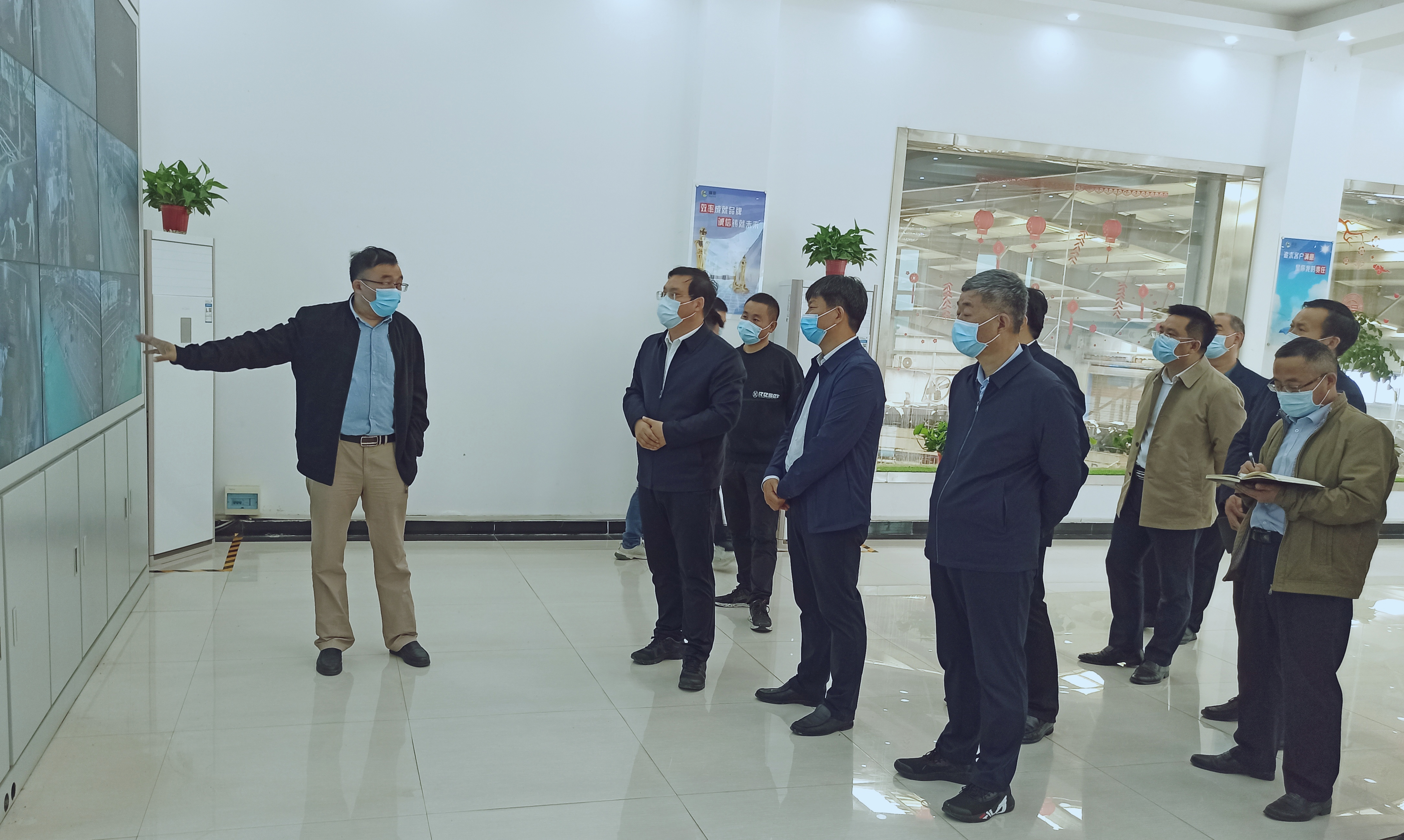 駐馬店市委副書記、市長李躍勇一行 蒞臨花花牛乳業(yè)集團新蔡豫信瑞亞牧場調(diào)研