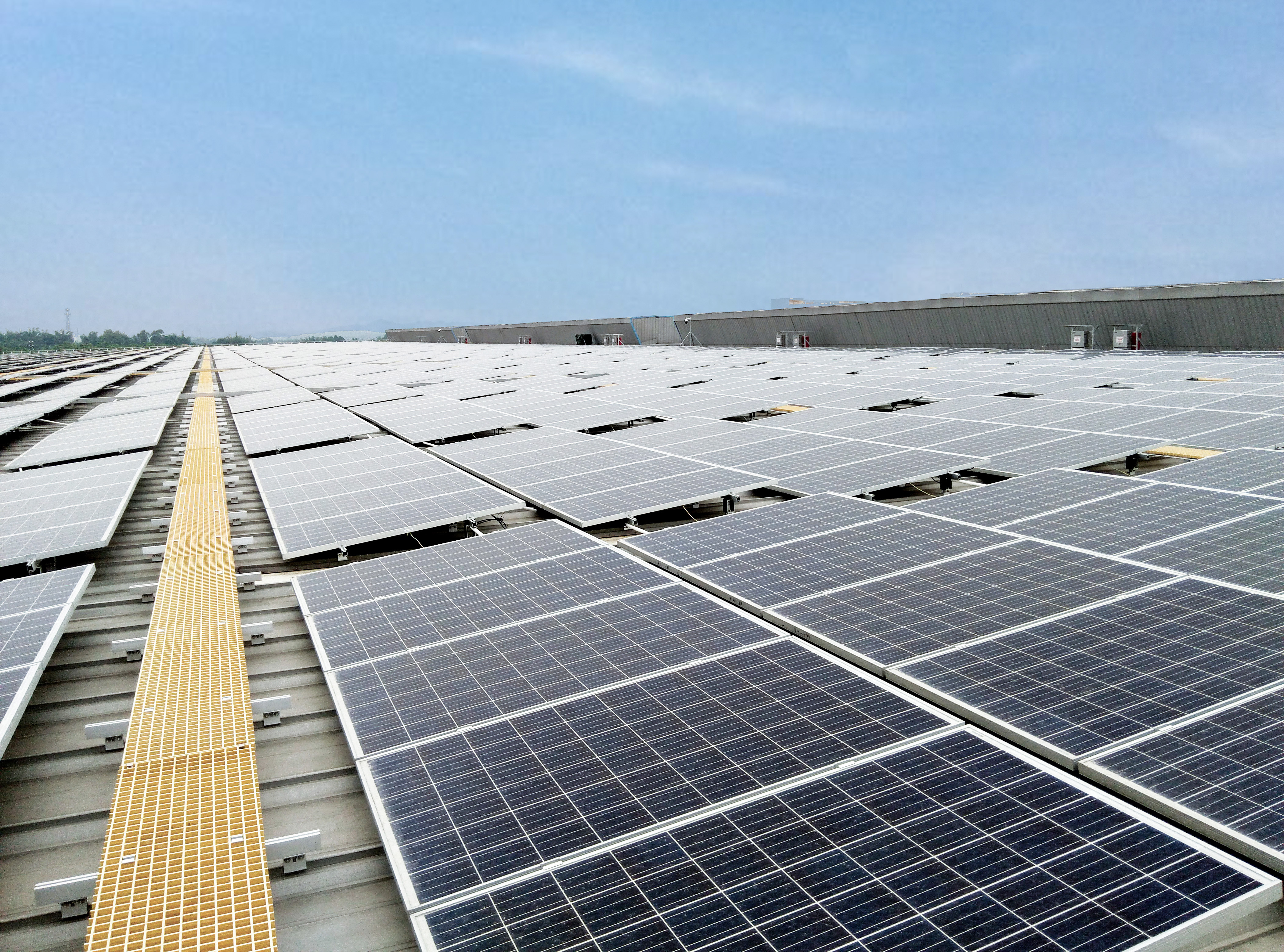 花花牛乳業(yè)集團(tuán)與國(guó)電河南新能源有限公司舉行光伏項(xiàng)目合作開(kāi)發(fā)簽約儀式