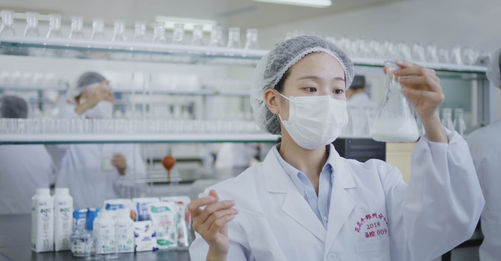 榮膺乳業(yè)三大金獎，花花牛以產(chǎn)業(yè)融合發(fā)展推進奶業(yè)高質量發(fā)展