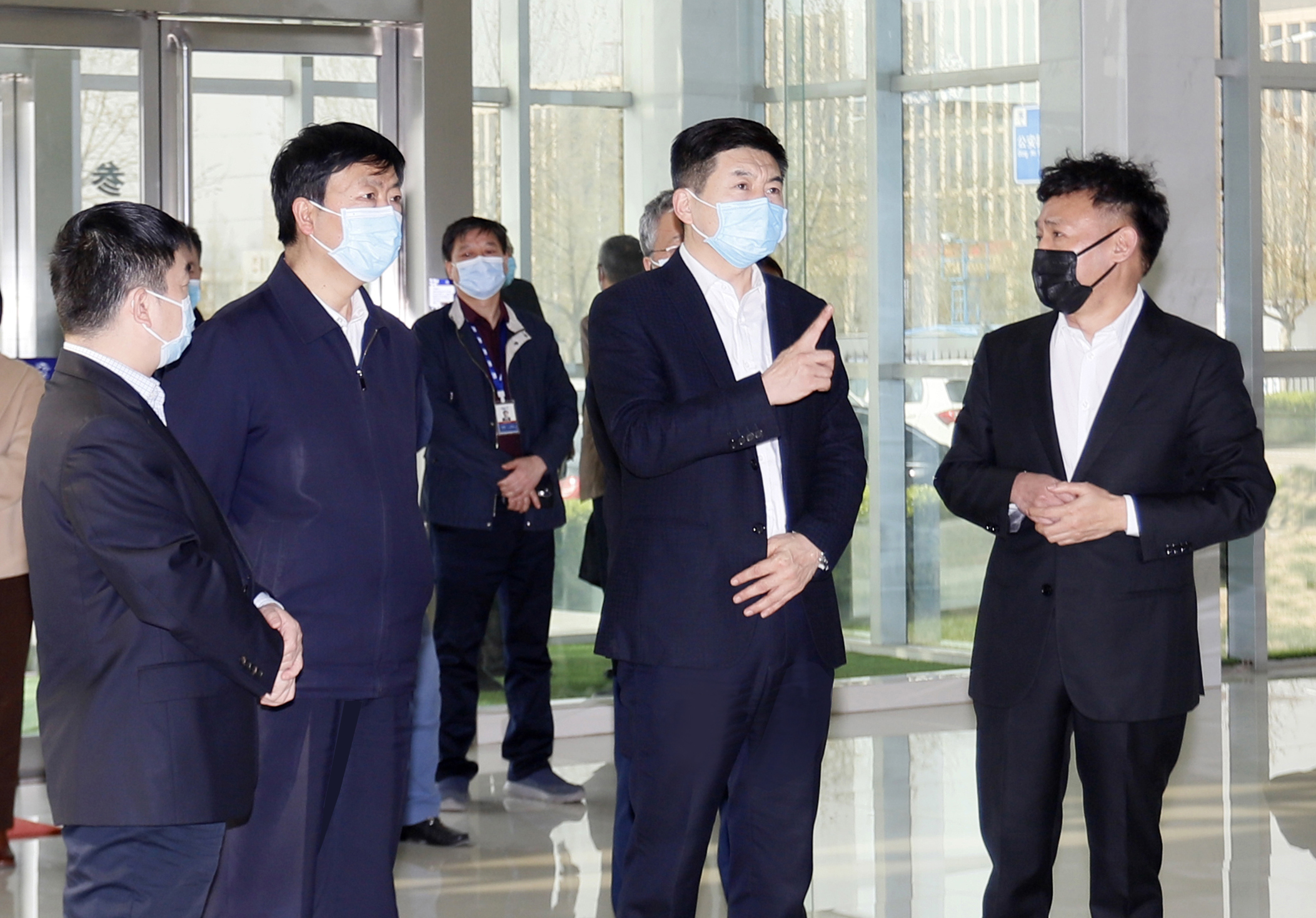 河南省委常委、副省長費(fèi)東斌蒞臨 花花牛乳業(yè)集團(tuán)調(diào)研