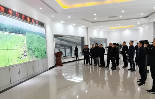 花花牛 | 農(nóng)業(yè)農(nóng)村部畜牧獸醫(yī)局副局長(zhǎng)魏宏陽一行蒞臨花花牛平輿誠(chéng)信瑞亞牧業(yè)公司參觀調(diào)研