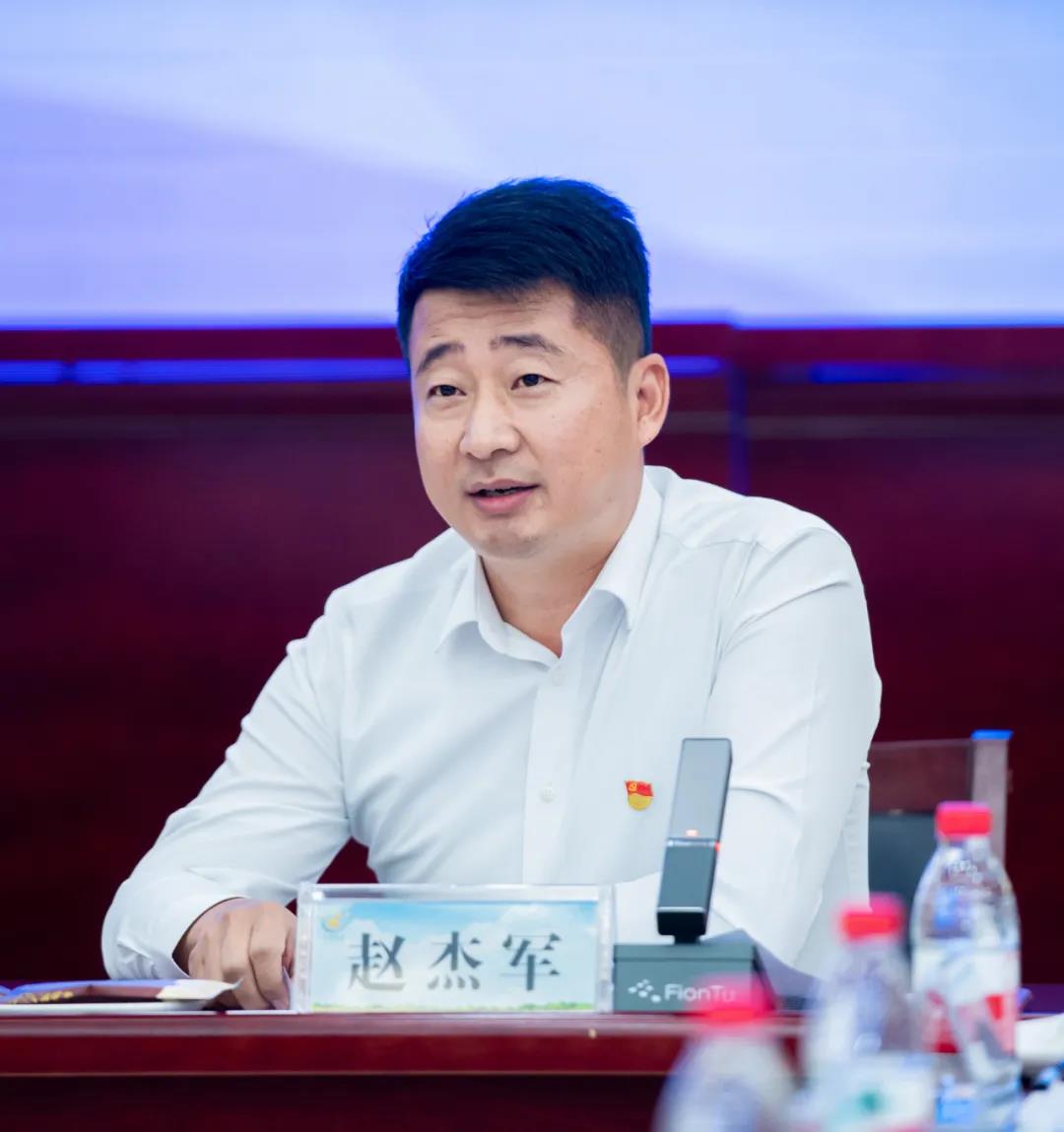 花花牛| 蘭考縣人民政府與蒙牛、花花牛達(dá)成戰(zhàn)略合作 助力河南奶業(yè)高質(zhì)量發(fā)展