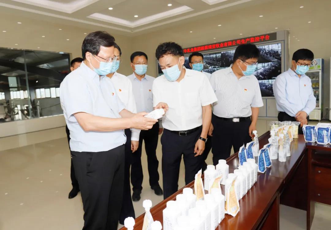 快訊 | 河南省委常委、省紀委書記、省監(jiān)委主任任正曉蒞臨花花牛乳業(yè)集團新蔡瑞亞牧場調(diào)研