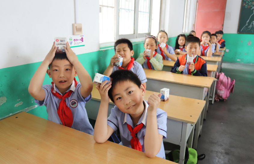 花花牛|六一關(guān)愛(ài)兒童，讓愛(ài)灑滿(mǎn)人間