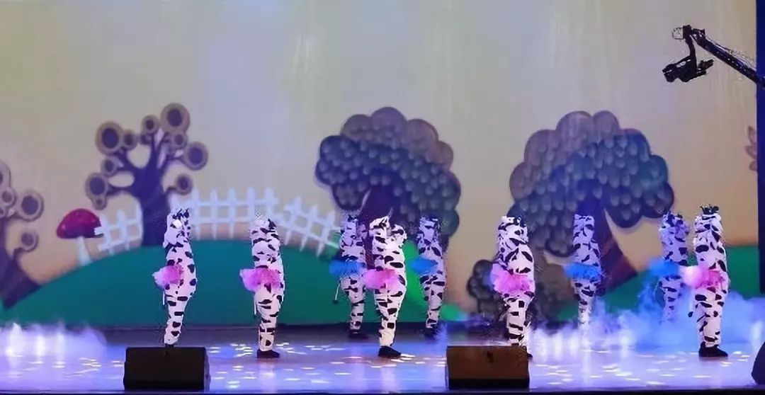 “贏在2019”，花花牛乳業(yè)集團(tuán)2019年新春晚會盛大開幕