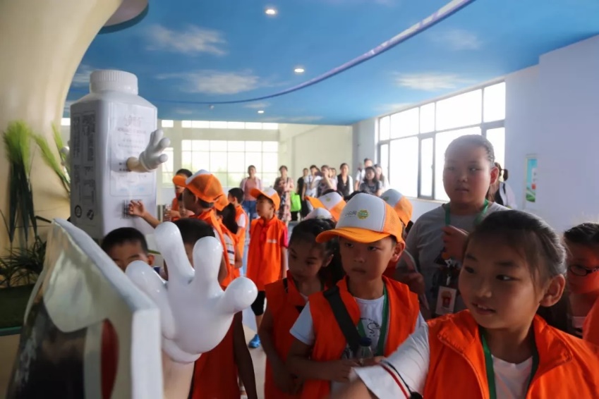 花花牛落實(shí)食品安全企業(yè)主體責(zé)任 積極踐行振興中國奶業(yè) 花花牛落實(shí)食品安全企業(yè)主體責(zé)任 積極踐行振興中國奶業(yè)