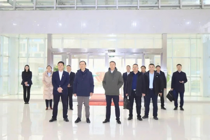 省政府國資委黨委書記、主任李濤一行到花花牛乳業(yè)集團調(diào)研